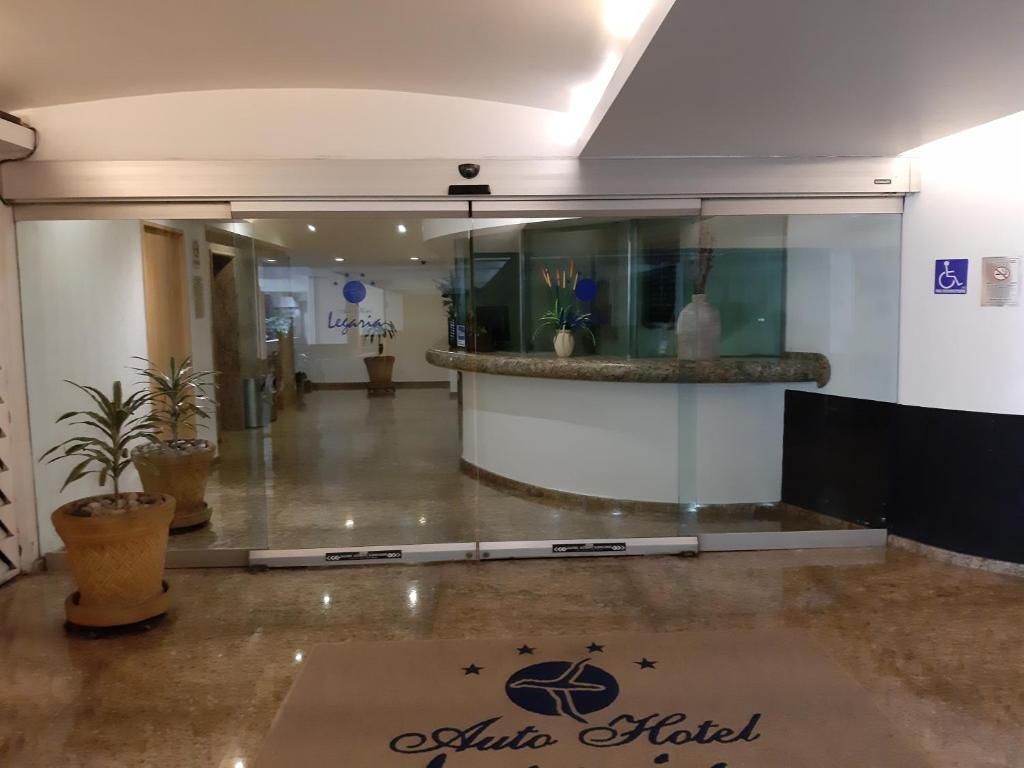 AUTO HOTEL LEGARIA: lobby