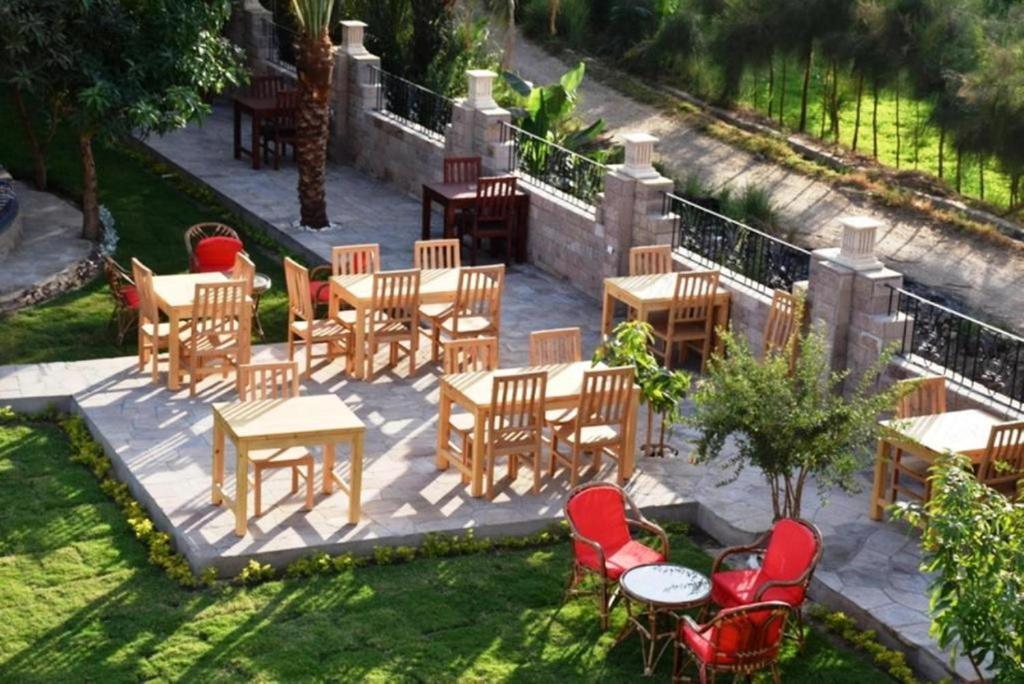 Zahrada ubytování Embrace Hotel