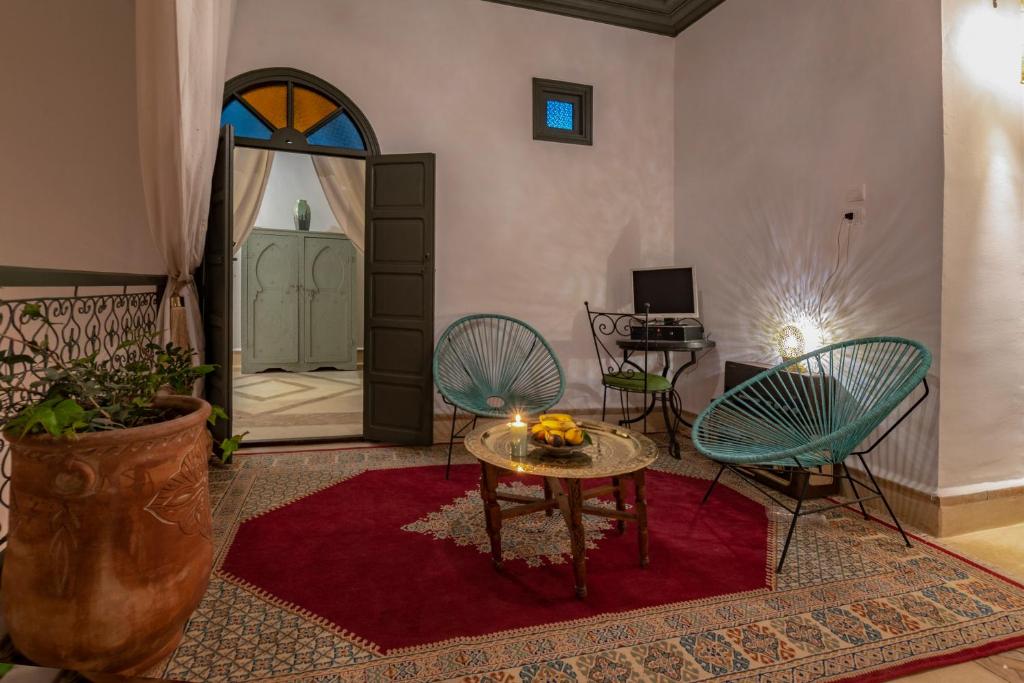 Posezení v ubytování Riad dar El Arsa Rooftop & jacuzzi