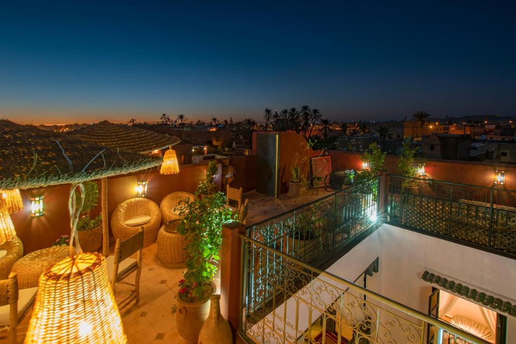 Balkón nebo terasa v ubytování Riad dar El Arsa Rooftop & jacuzzi