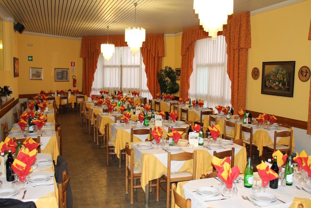 Restaurace v ubytování Hotel Ismaele