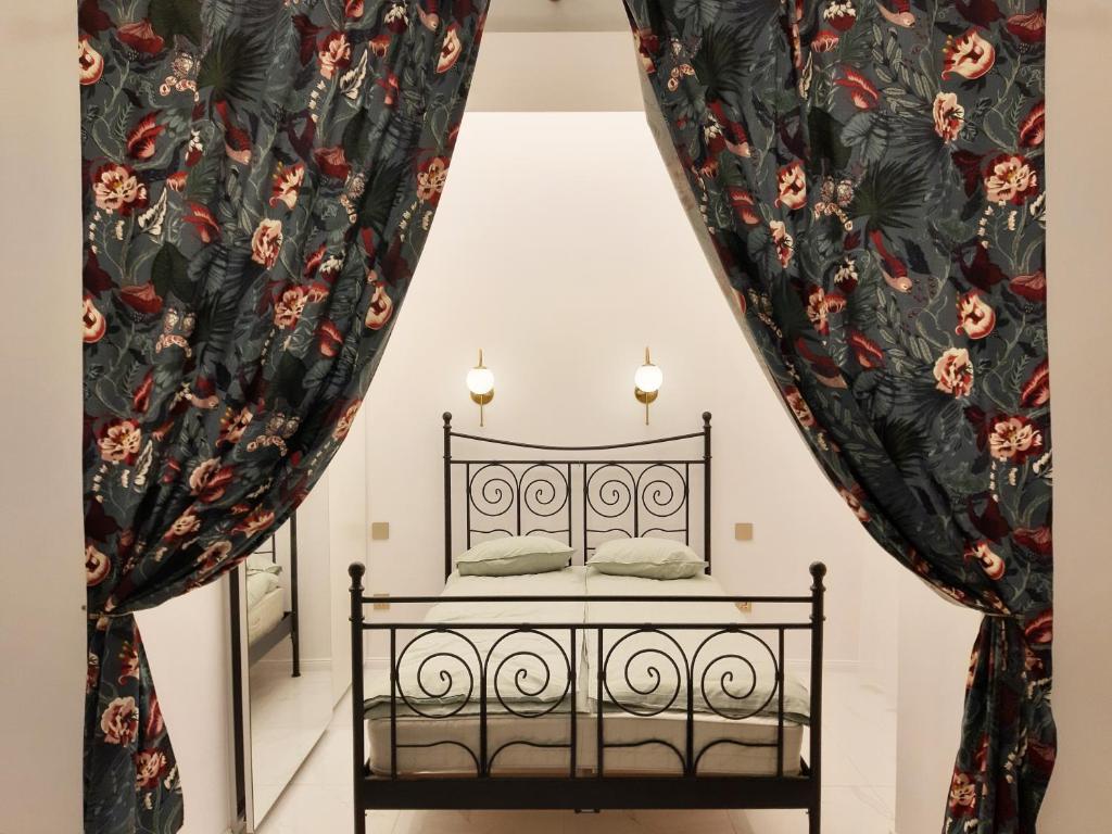Danube Elegance Apartment - Two-Bedroom Apartment