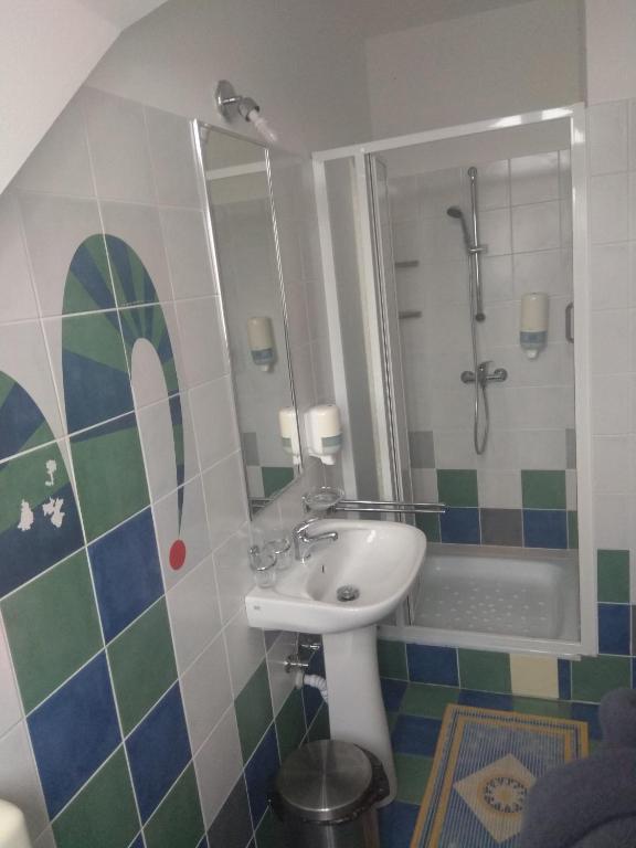 Koupelna v ubytování Statek Olšany
