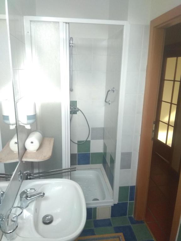 Koupelna v ubytování Statek Olšany