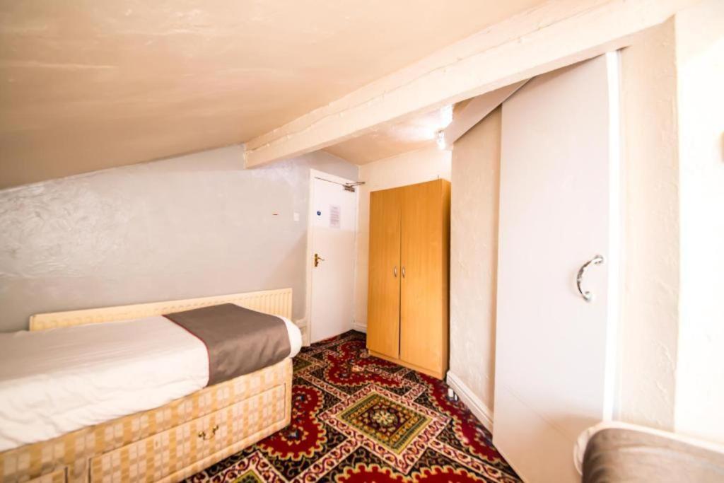 MyRoomz Hollingdales Hotel - Resim 13