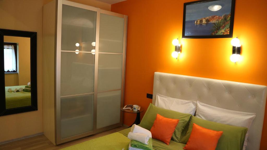 Apartments Ines Komel - Apartment With Balcony