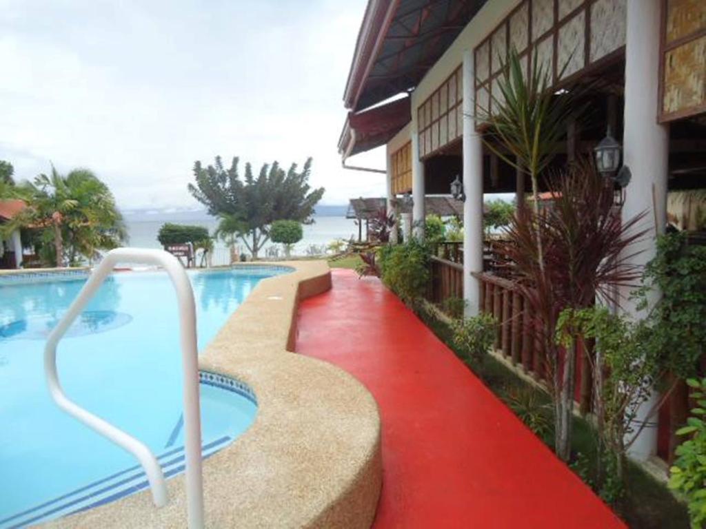 Bazén v ubytování Bonita Oasis Beach Resort nebo v jeho okolí