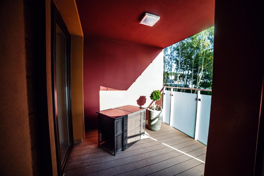 Balkón alebo terasa v ubytovaní FARO Apartamenty Polanki Park z basenami