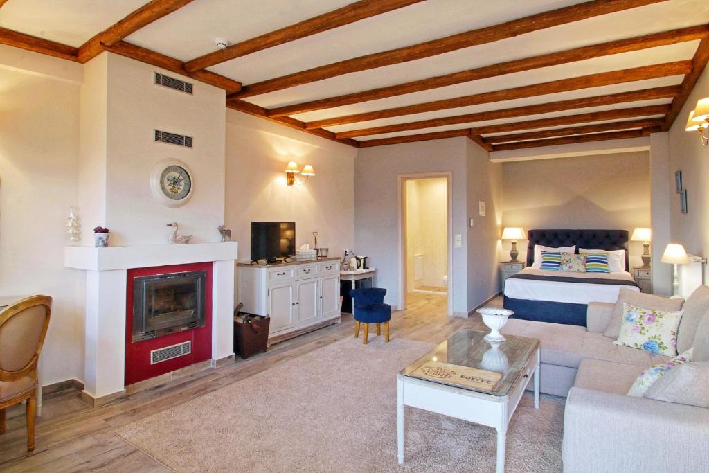 AlmondHouse Suites with Fireplace - ADULTS ONLY