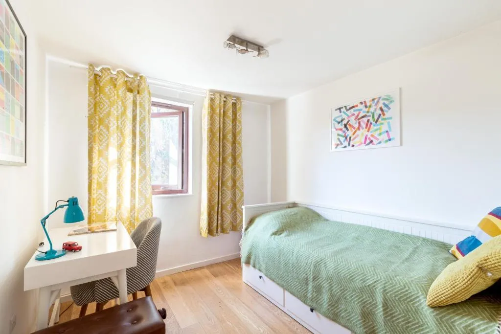 Prestigious West Hampstead 2 bedroom modern apartment, Londra, Marea Britanie