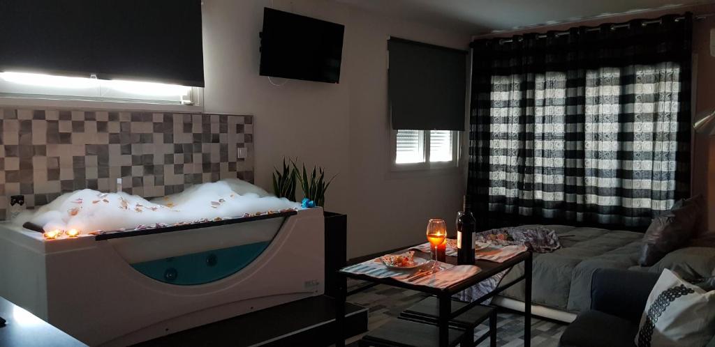 Jacuzzi Apartamentos El nido de la Galería Cádiz Jacuzzi Apartamentos El nido de la Galería Cádiz