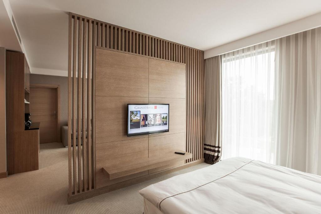 GrandHotel Tiffi - Joker Suite With Lake View