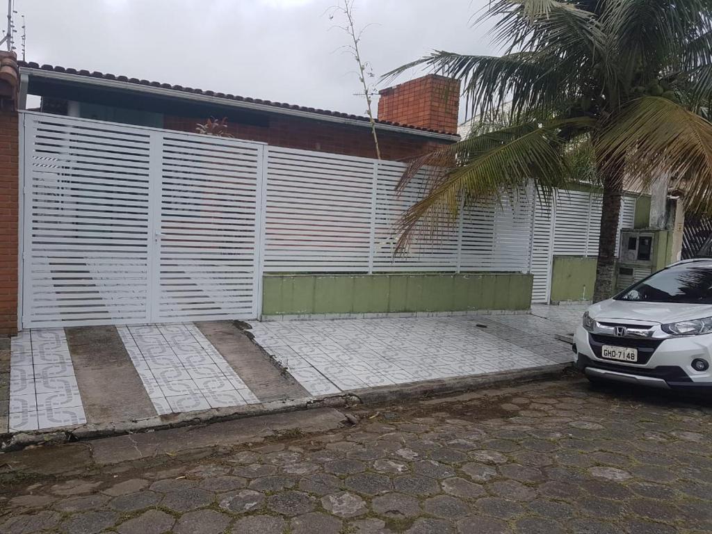  Casa a 200 metros da praia Peruíbe