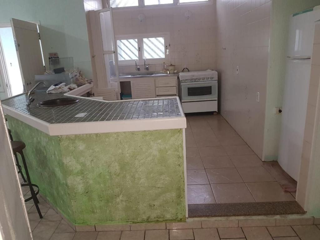  Casa a 200 metros da praia Peruíbe