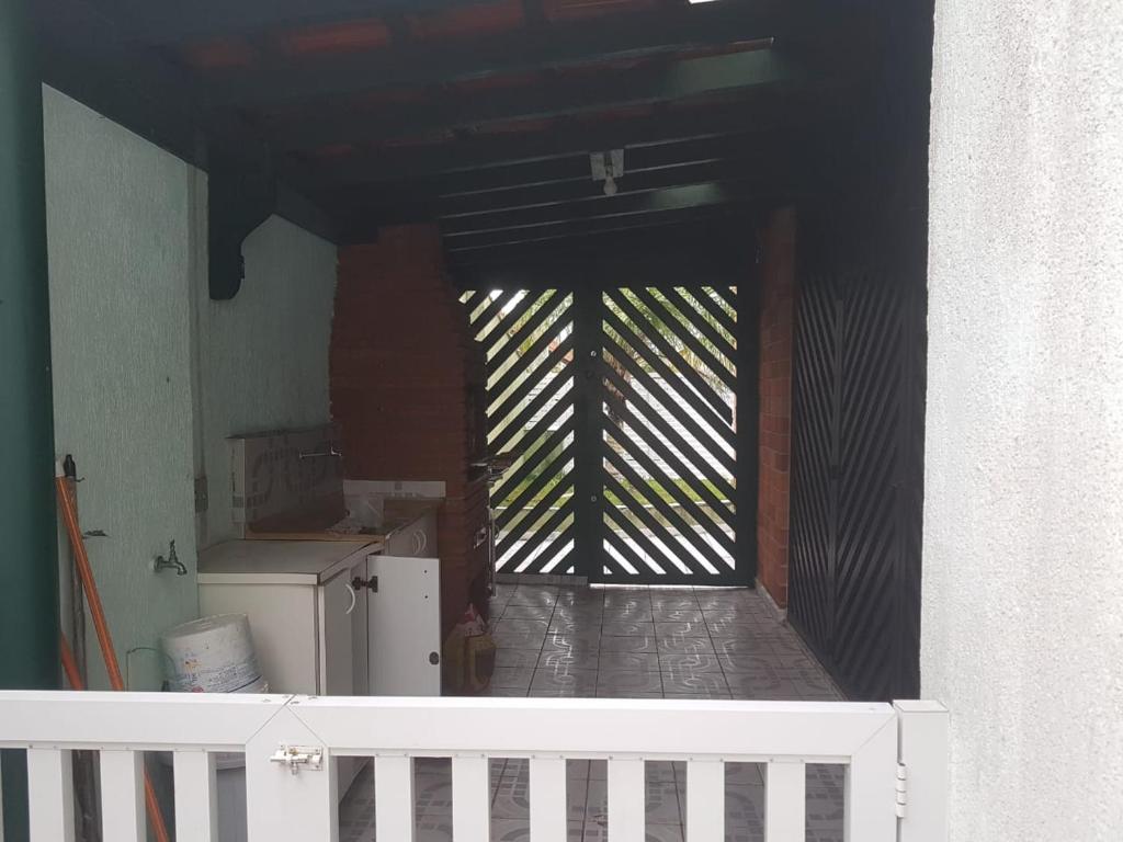  Casa a 200 metros da praia Peruíbe