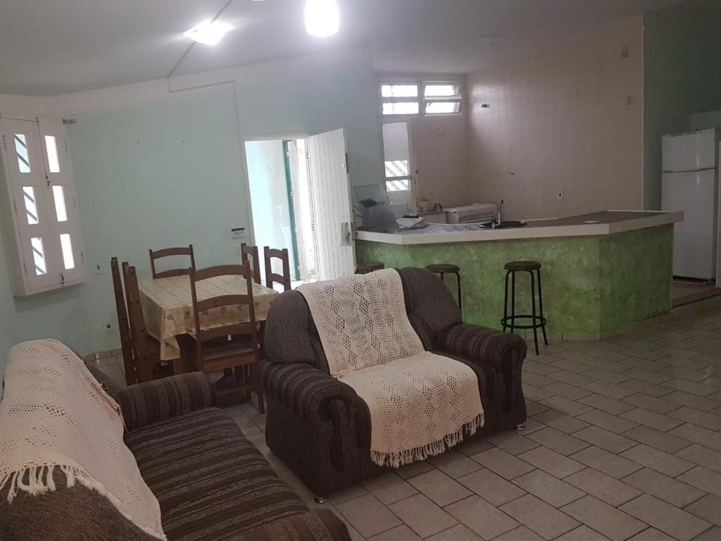  Casa a 200 metros da praia Peruíbe