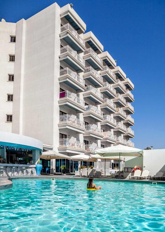 Bazén v ubytování TSANotel nebo v jeho okolí