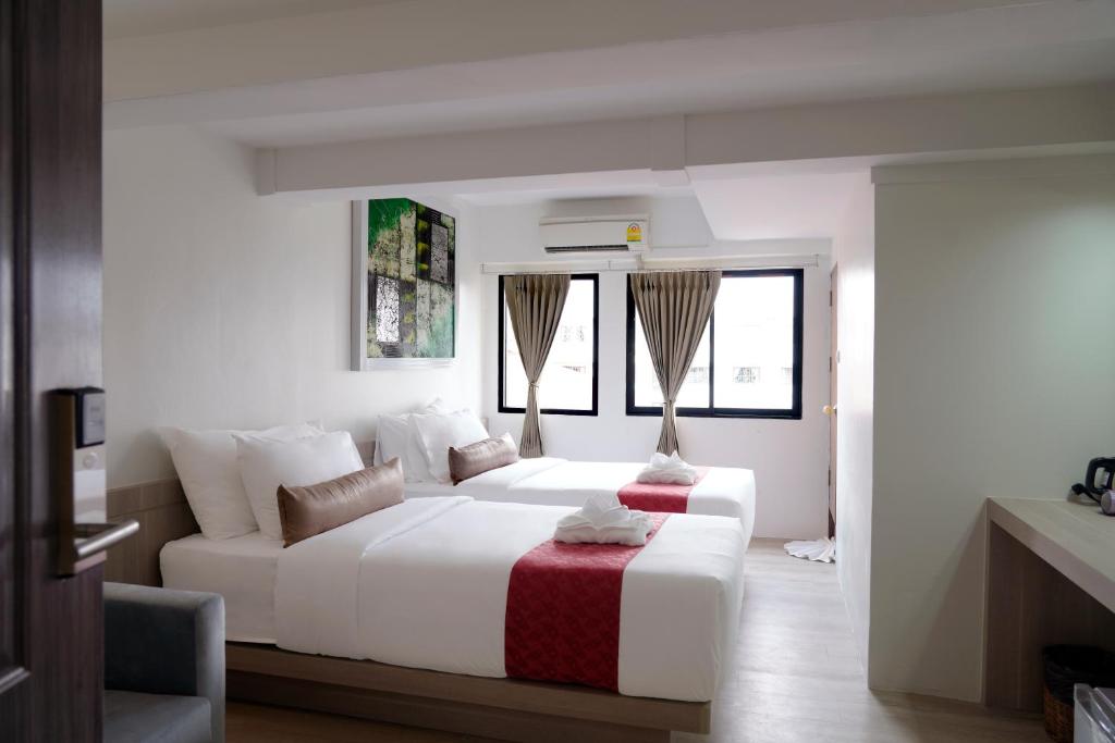 
Superior Twin Room with Window
