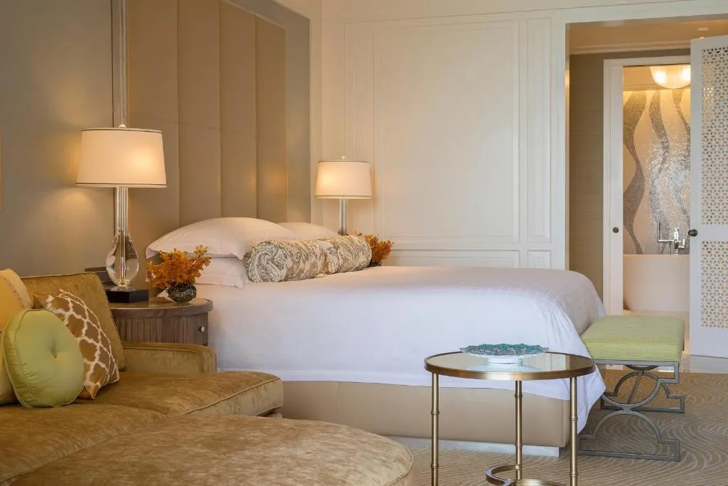 Deluxe Resort View King Room