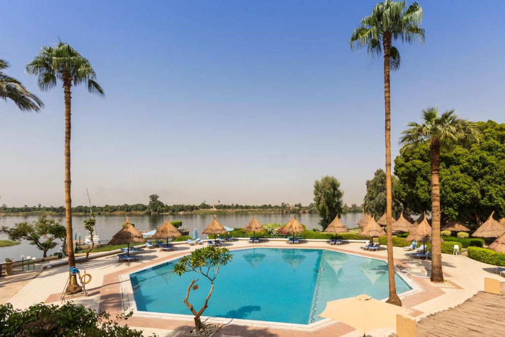 A piscina localizada em Jolie Ville Hotel & Spa Kings Island Luxor ou nos arredores