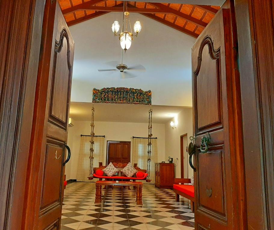 Posezení v ubytování Mantra Koodam Kumbakonam - A CGH Earth Experience