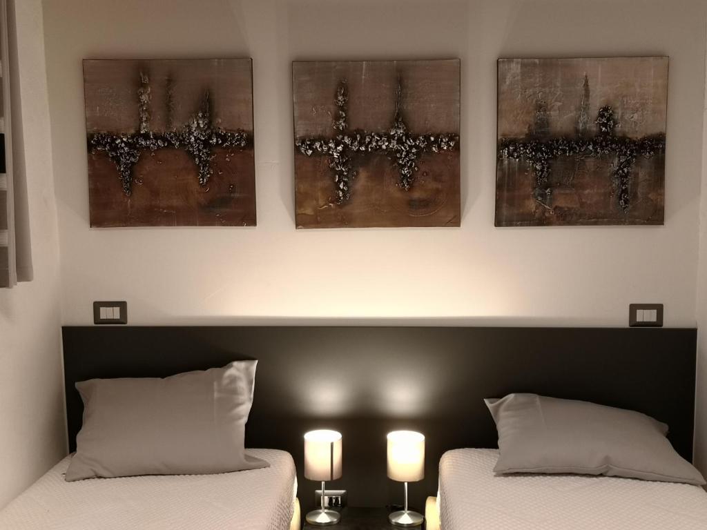 Photo de la galerie de l'établissement DOMUSCUNEO Barra di Ferro 3 bianco, à Coni