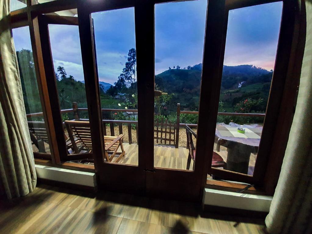 Nespecifikovaný výhled na hory nebo výhled na hory při pohledu z bed and breakfast