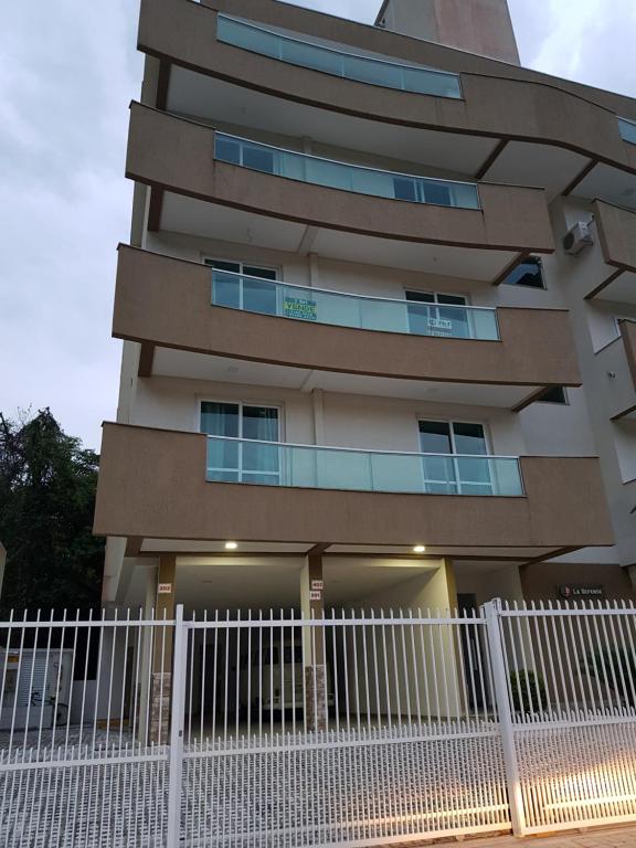  Bombinhas SC 200 metros da Praia