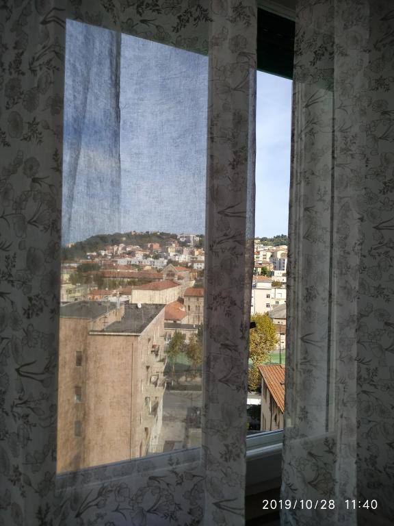 Nespecifikovaný výhled na destinaci Ancona nebo výhled na město při pohledu z penzionu