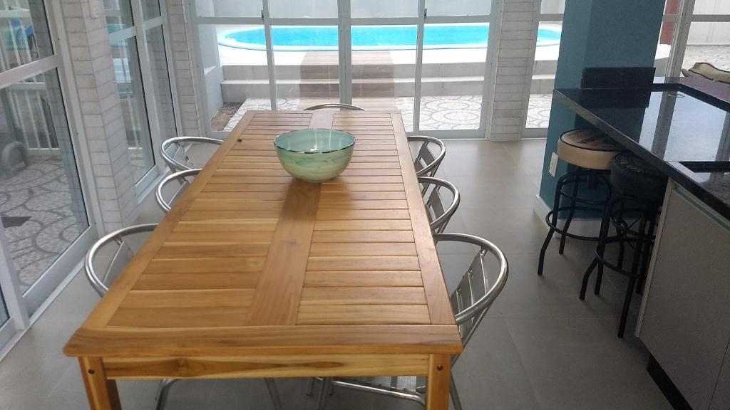  Casa com piscina