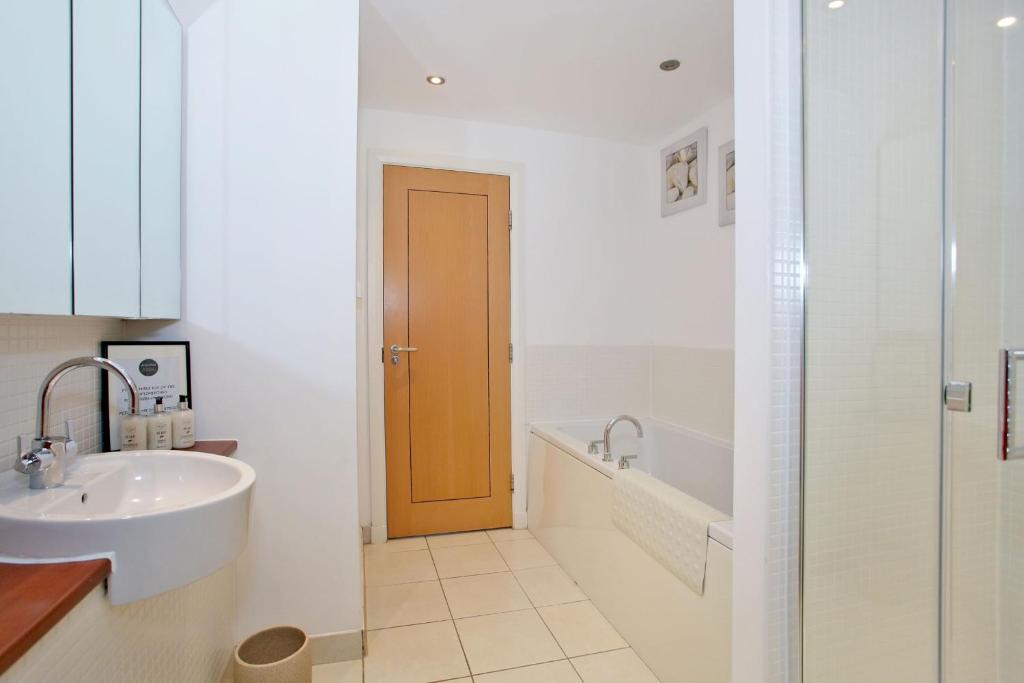 Orange Apartments - Kepplestone - Two-Bedroom Apartment