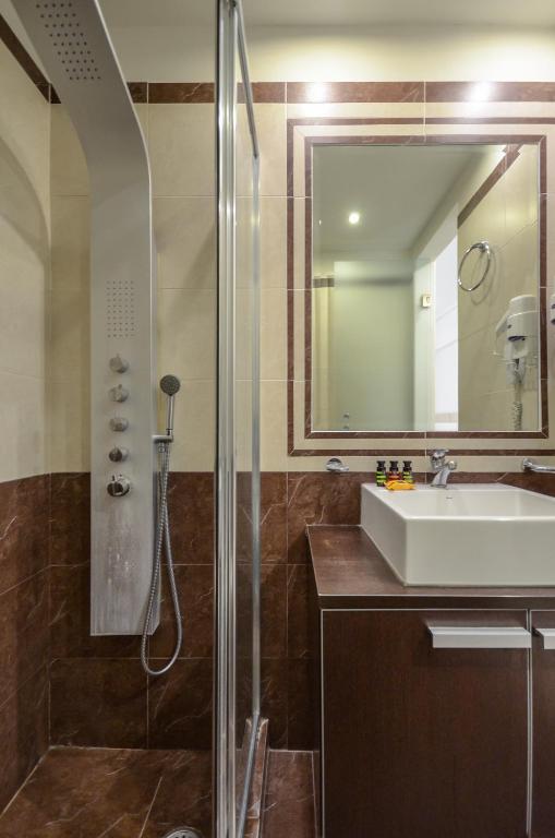 Koupelna v ubytování Aeolis Boutique Hotel