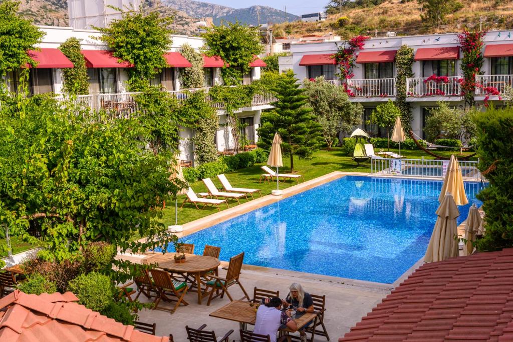 a view of the pool at the hotel at Villa Rustica Hotel in Gundogan