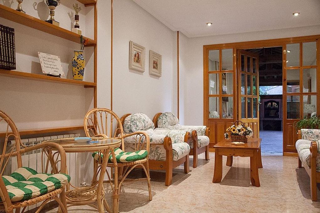 Hostales o pensiones Hostal Vinuesa en Vinuesa, Castilla y León