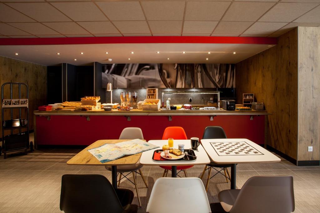Restoran atau tempat makan lain di ibis Cahors