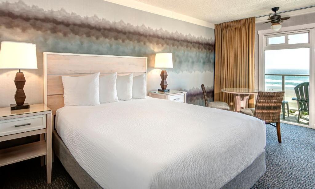 Postel nebo postele na pokoji v ubytování Hallmark Resort - Newport
