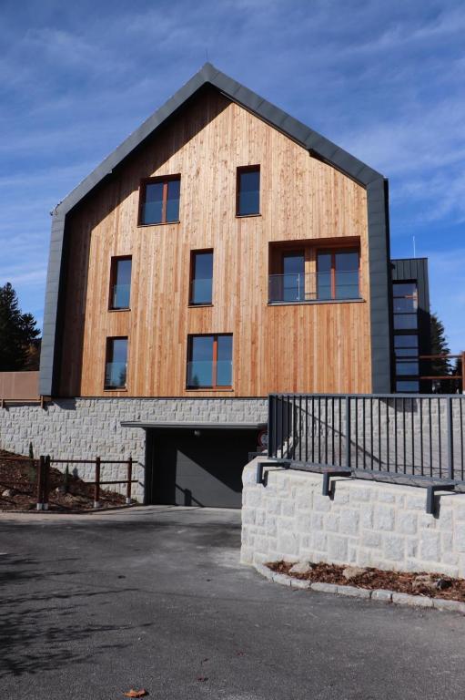 Budova, kde se apartmán nachází