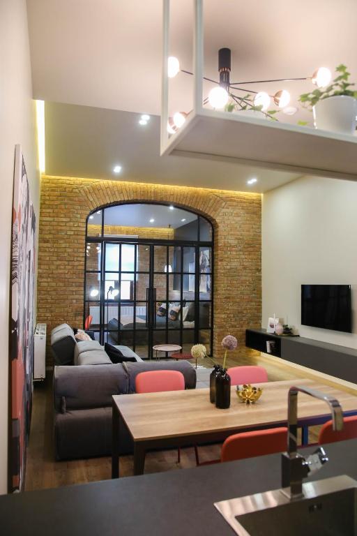 TV a/nebo společenská místnost v ubytování Apart Hotel на Трояндовой