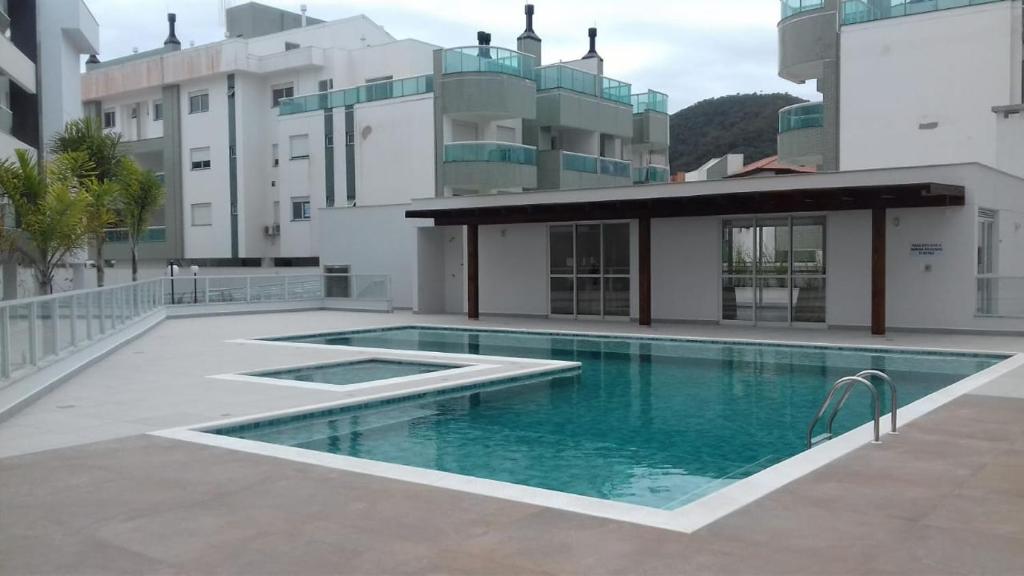  Apto 150 metros da praia
