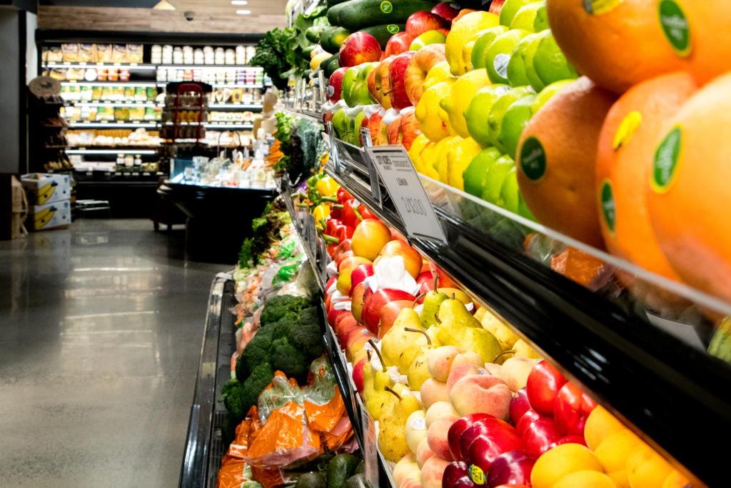 Supermarket nebo jiné obchody v  aparthotelu nebo okolí