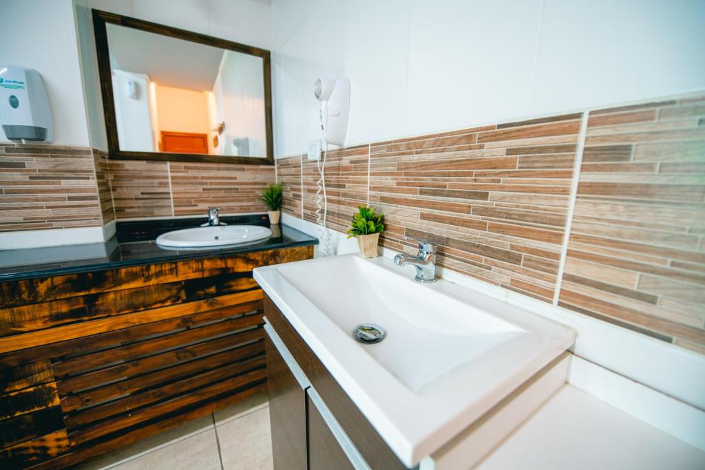Koupelna v ubytování Oshovia Hostel