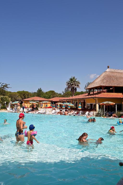 Bazén v ubytování Camping Free Beach nebo v jeho okolí