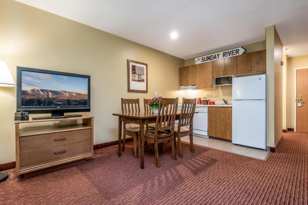 Grand Summit Hotel photo