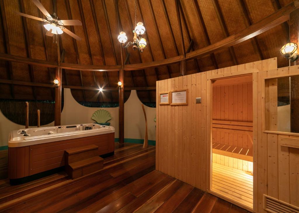 Ванная комната в Fihalhohi Maldives