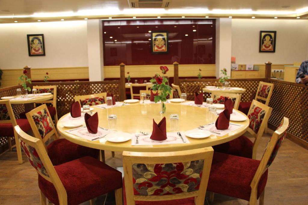 Restaurace v ubytování Hotel Dasaprakash