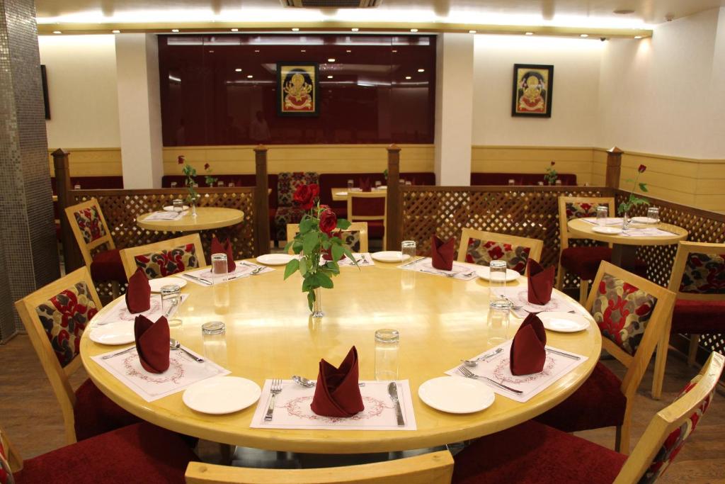 Restaurace v ubytování Hotel Dasaprakash
