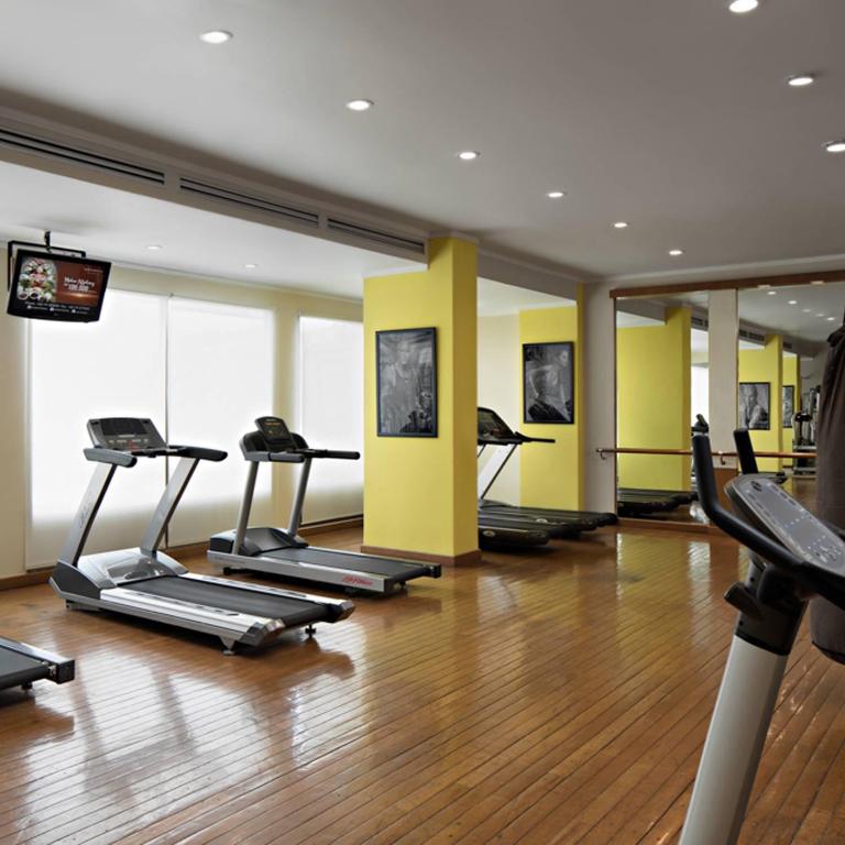 Fitness centrum a/nebo fitness zařízení v ubytování Aryaduta Palembang