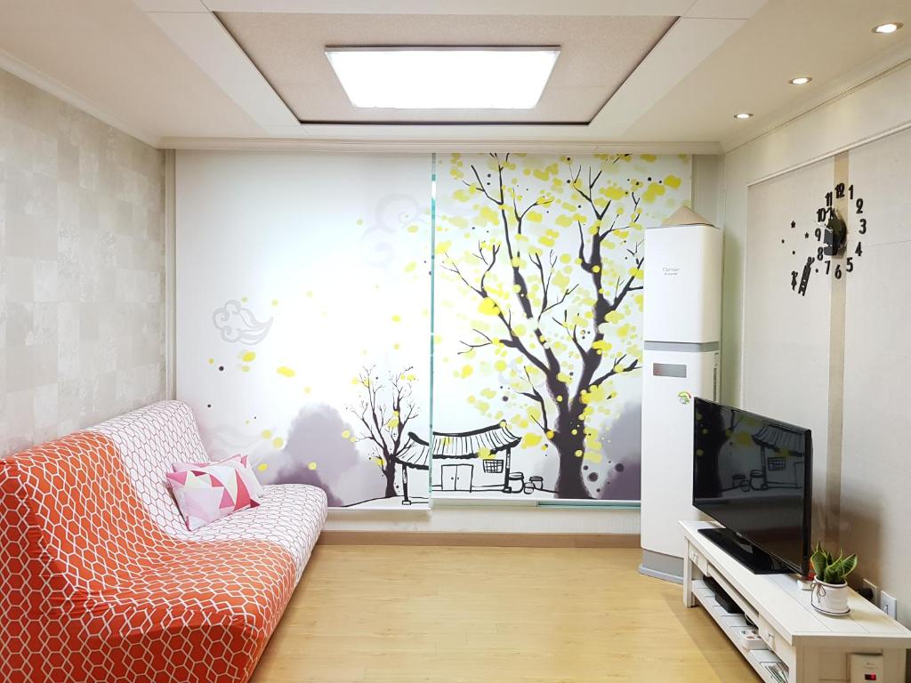 TV a/nebo společenská místnost v ubytování Comfortable as your home - JS1