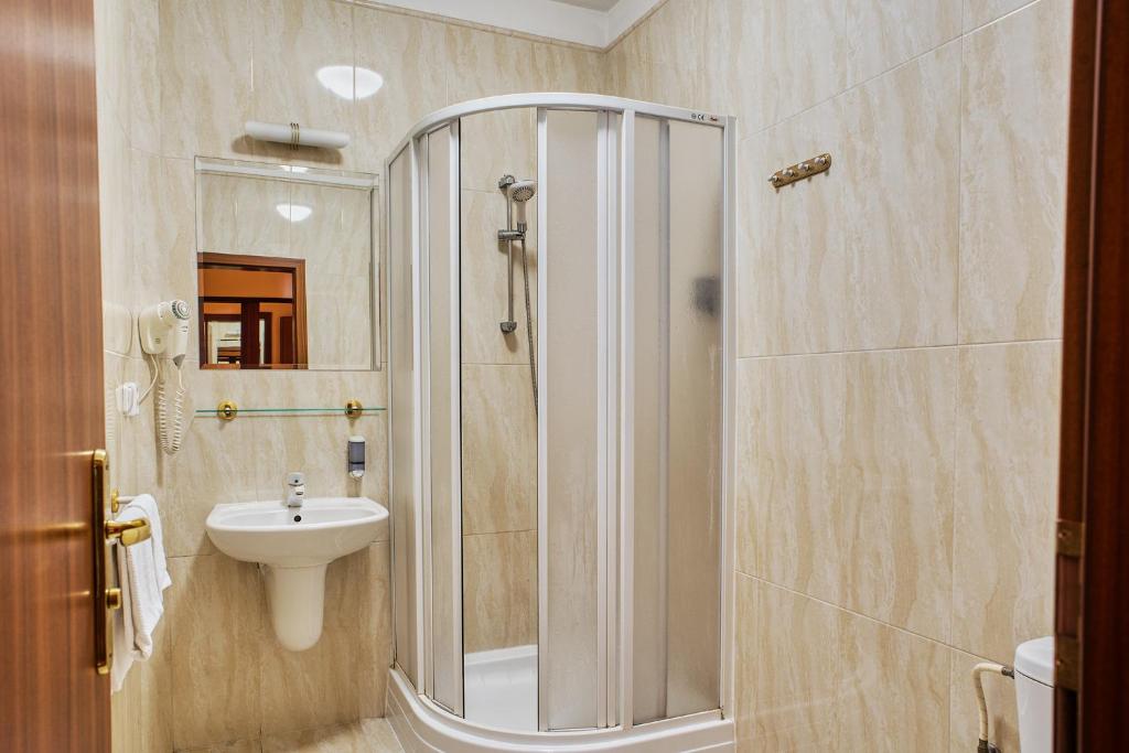 Un baño de Hotel Royal