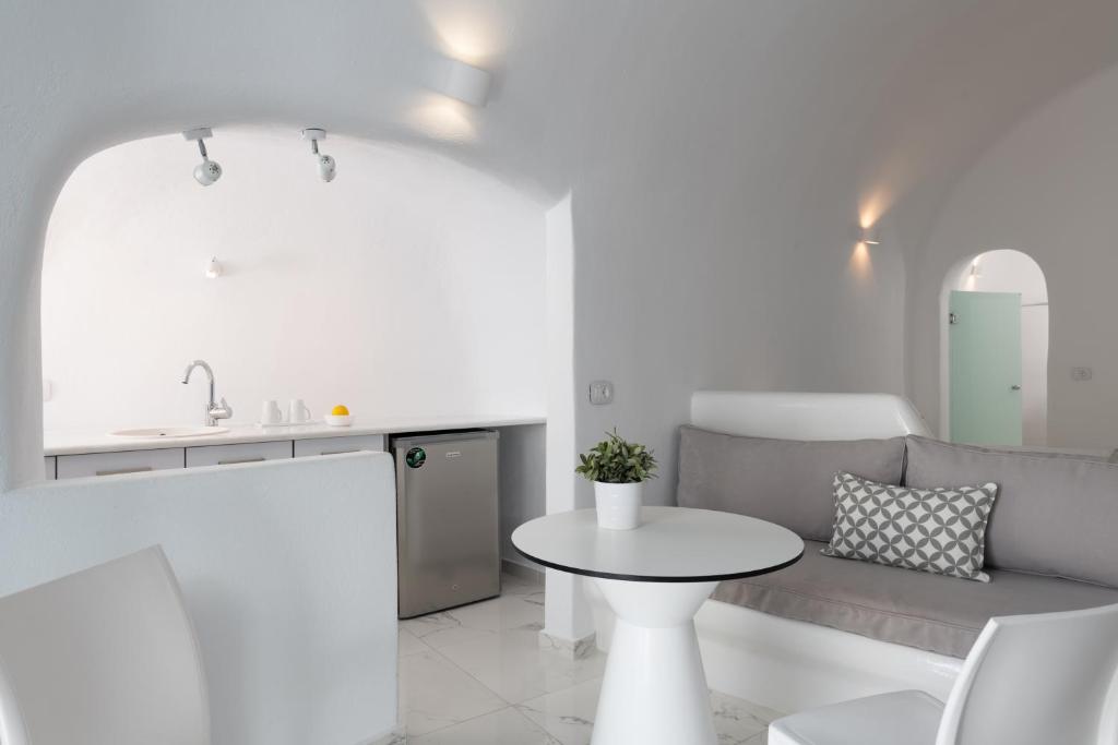 White Concept Caves - 8